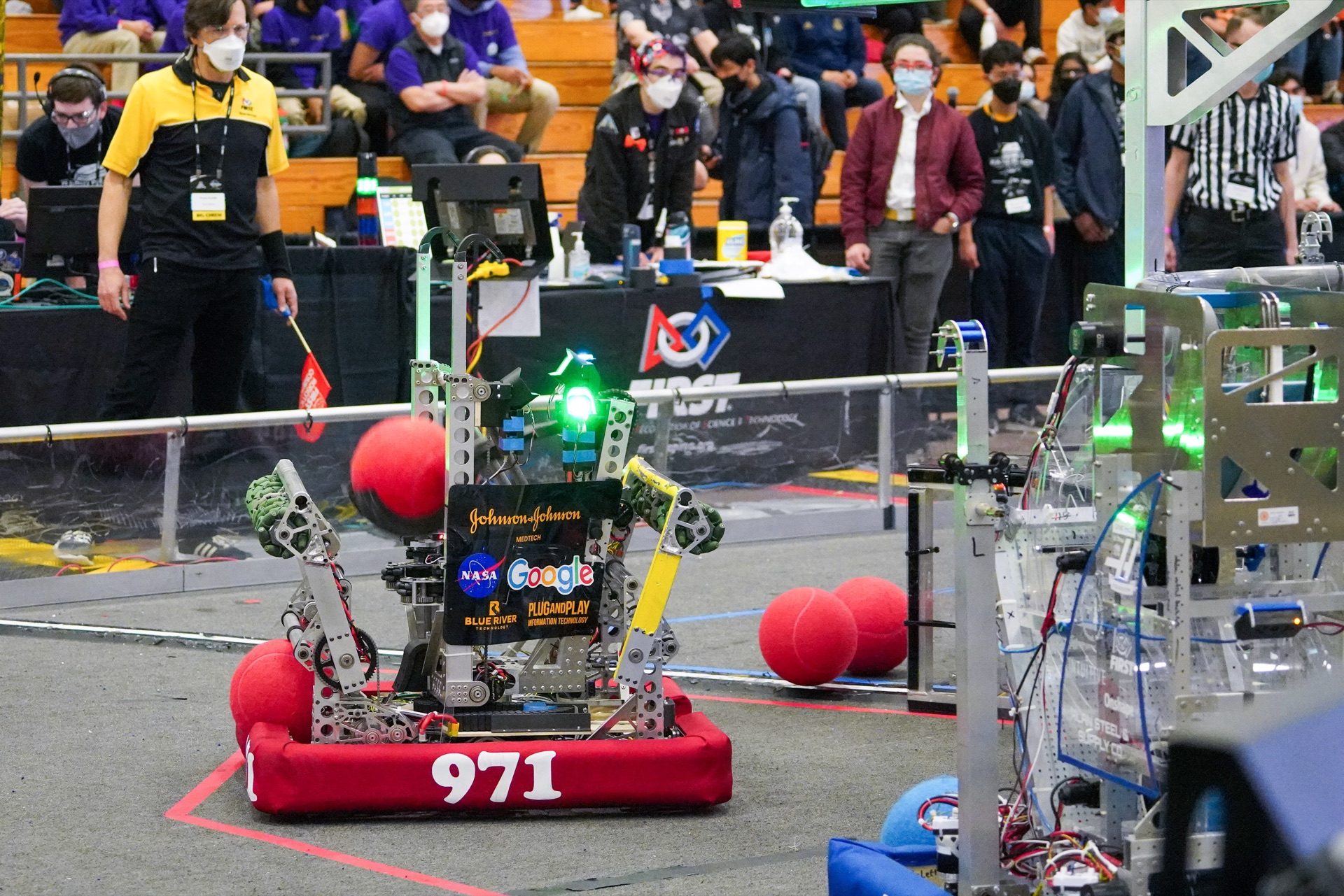 The 2022 catapult robot out on the field.